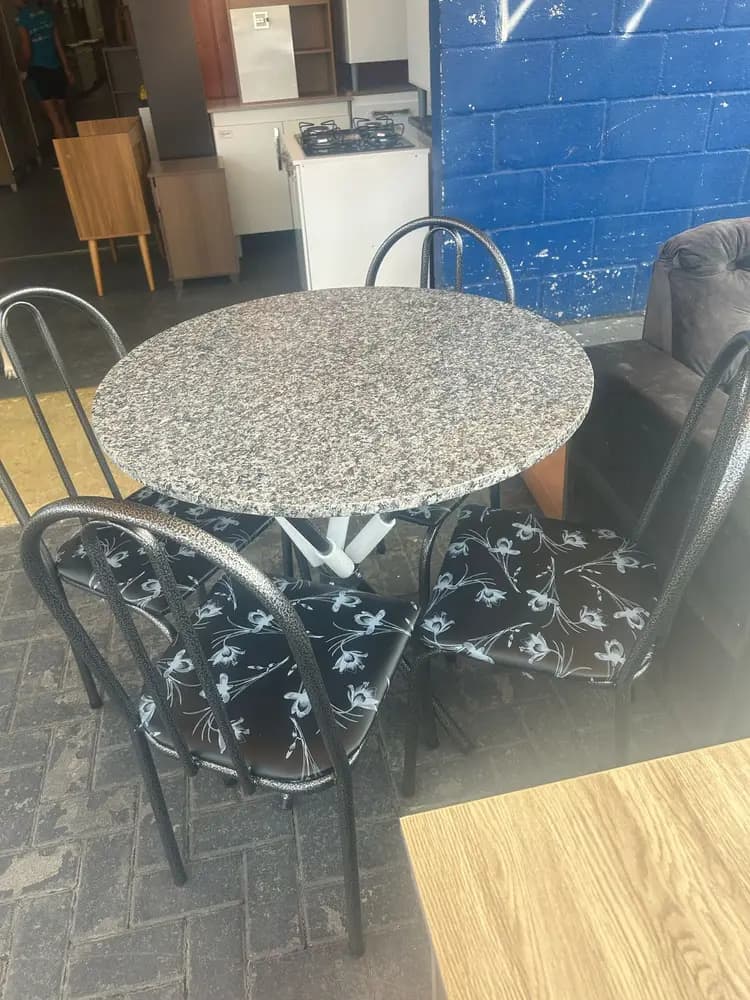 Mesa com 4 cadeiras NAPOLI